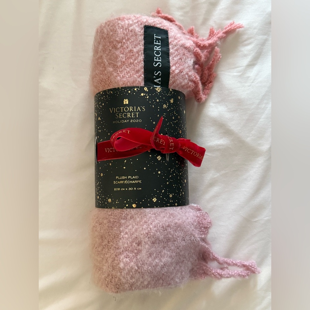 Victoria's Secret Pink Plush Scarf